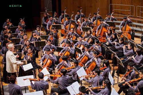 Award winning: Asian Youth Orchestra founder and conductor will lead the concerts in Hà Nội on August 17 & 18. -- Photo asianyouthorchestra.com Award winning: Asian Youth Orchestra founder and conductor will lead the concerts in Hà Nội on August 17 & 18. -- Photo asianyouthorchestra.com