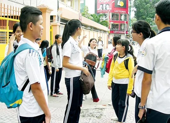 Cấm trong trường, nở rộ dạy thêm ngoài trường