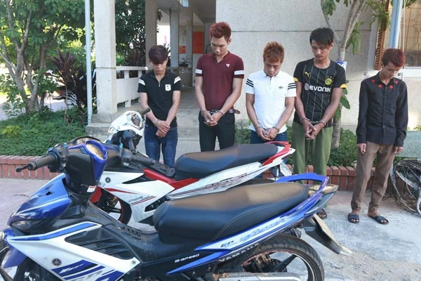 Bắt nhóm đối tượng gây ra 16 vụ cướp tài sản