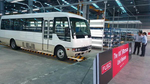 FUSO ROSA thứ 100 xuất xưởng tại nhà máy ảnh 1 FUSO ROSA thứ 100 xuất xưởng tại nhà máy ảnh 1