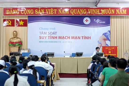 Làm gì khi bị giãn tĩnh mạch chân?