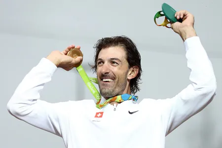 Cancellara kết thúc sự nghiệp với HCV thứ 2 ảnh 1 Cancellara kết thúc sự nghiệp với HCV thứ 2 ảnh 1