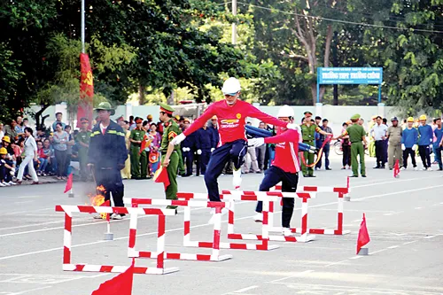 Hội thao kỹ thuật chữa cháy và cứu nạn cứu hộ ảnh 3 Hội thao kỹ thuật chữa cháy và cứu nạn cứu hộ ảnh 3
