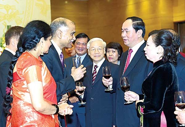 Leaders of Vietnamese Party, State and crowded distinguished guests, best friends attend at the solemn banquet marking the 71th anniversary of Vietnam National Day. (Photo: SGGP) Leaders of Vietnamese Party, State and crowded distinguished guests, best friends attend at the solemn banquet marking the 71th anniversary of Vietnam National Day. (Photo: SGGP)