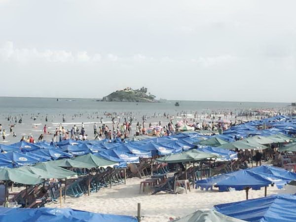 hundreds of tourists flock to Vung Tau on the national day hundreds of tourists flock to Vung Tau on the national day
