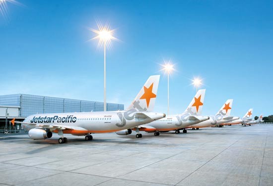 Jetstar Pacific Airlines on inks a deal with aircraft manufacturer to purchase 10 A320 CE0 Sharklet aircrafts. (Photo: Sggp) Jetstar Pacific Airlines on inks a deal with aircraft manufacturer to purchase 10 A320 CE0 Sharklet aircrafts. (Photo: Sggp)