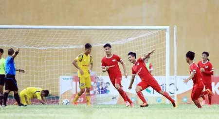 Viettel tranh suất dự V-League 2017 với Long An ảnh 1 Viettel tranh suất dự V-League 2017 với Long An ảnh 1