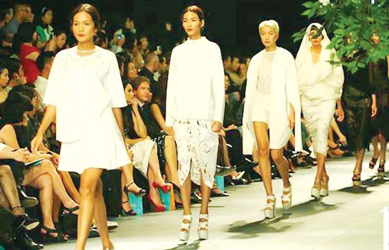 Thổi cảm hứng Việt Nam vào Elle Fashion Journey 2016