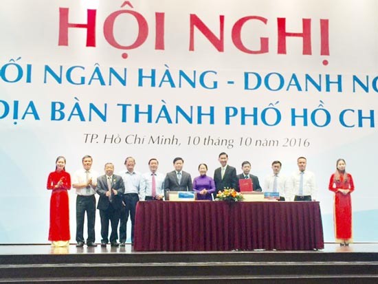 A view of the conference on the Bank-Business Connectivity Program in HCMC this morning October 10 (Photo: SGGP) A view of the conference on the Bank-Business Connectivity Program in HCMC this morning October 10 (Photo: SGGP)