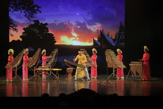All bamboo: Founded in 2013, the Sức Sống Mới Bamboo Ensemble has become increasingly popular. All bamboo: Founded in 2013, the Sức Sống Mới Bamboo Ensemble has become increasingly popular.
