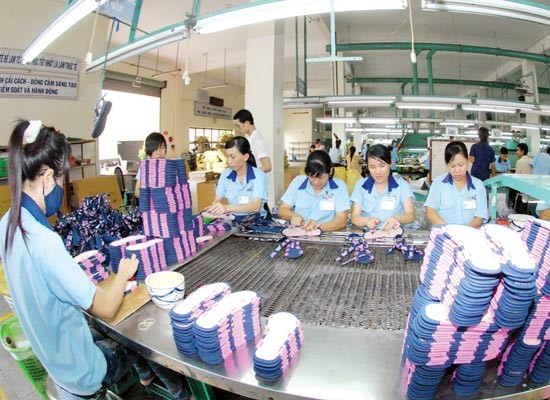 Workers at a footwear company in HCMC (Illustrative Photo: SGGP) Workers at a footwear company in HCMC (Illustrative Photo: SGGP)