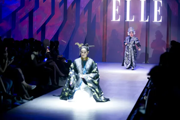 Ngọc Giàu, Phạm Hương mang cải lương lên sàn diễn thời trang ảnh 3