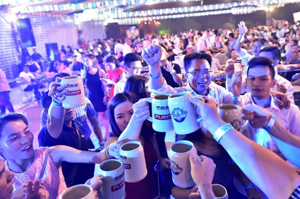 Trải nghiệm văn hóa Đức tại Lễ hội bia Oktoberfest 2016 lớn nhất tại Hà Nội ảnh 4 Trải nghiệm văn hóa Đức tại Lễ hội bia Oktoberfest 2016 lớn nhất tại Hà Nội ảnh 4