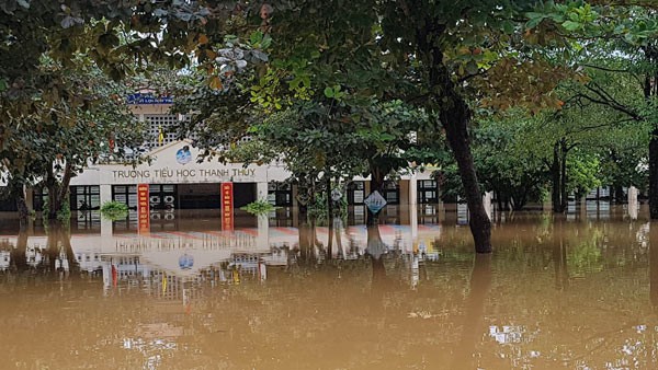 All schools allow pupils the absence due to flood All schools allow pupils the absence due to flood