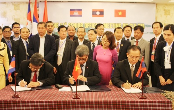 Heads of the three countries signed a Mou in the conference. (Photo: nhandan.com.vn) Heads of the three countries signed a Mou in the conference. (Photo: nhandan.com.vn)