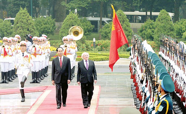 The president- level welcome ceremony for Ailen President Michael D.Higgins in Hanoi. The president- level welcome ceremony for Ailen President Michael D.Higgins in Hanoi.