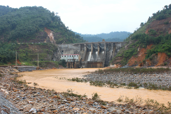 The Ho Ho Hydropower Plant temporarily locks its water release valves. The Ho Ho Hydropower Plant temporarily locks its water release valves.