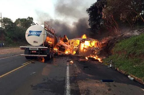 Brazil: Xe buýt va xe bồn, 20 người thiệt mạng