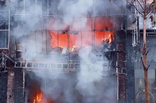 Khẩn trương tìm người mắc kẹt trong vụ cháy lớn quán karaoke ở Hà Nội ảnh 6