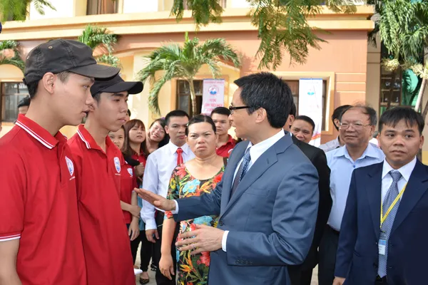 Phó Thủ tướng Vũ Đức Đam dự khai giảng Trường Cao đẳng Kỹ nghệ II TPHCM