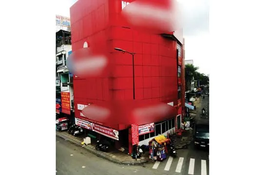 Biển hiệu bít kín lối thoát hiểm