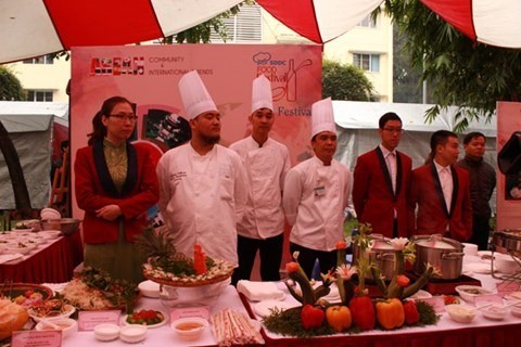 The food festival gathers delicacies from many countries (Photo: anninhthudo.vn) The food festival gathers delicacies from many countries (Photo: anninhthudo.vn)