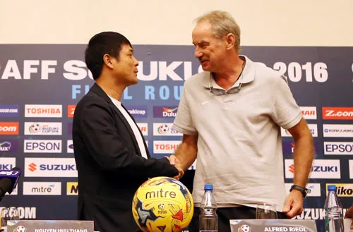 HLV Hữu Thắng rất muốn thắng bán kết lượt về ảnh 2