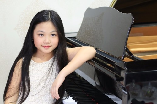 Talented young pianist Quach Hoang Nhi Talented young pianist Quach Hoang Nhi