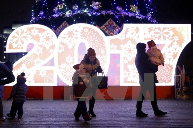 People at the Octyabrskaya square in Minsk, Belerus. (Source: EPA/VNA People at the Octyabrskaya square in Minsk, Belerus. (Source: EPA/VNA