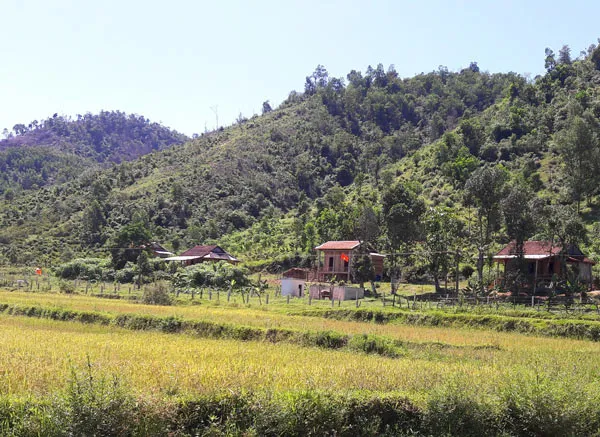 Hỗ trợ kinh phí làm nhà ở cho đồng bào dân tộc Chứt