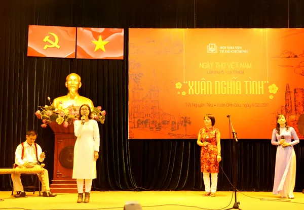 Đặc sắc ngày thơ Việt Nam tại TPHCM ảnh 4 Đặc sắc ngày thơ Việt Nam tại TPHCM ảnh 4