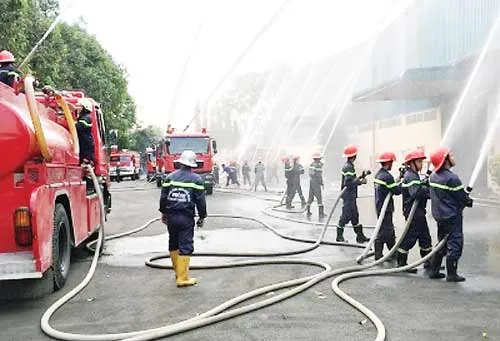 Cháy nổ lại nóng bỏng
