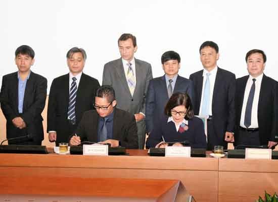 At the signing ceremony (Photo: SGGP) At the signing ceremony (Photo: SGGP)