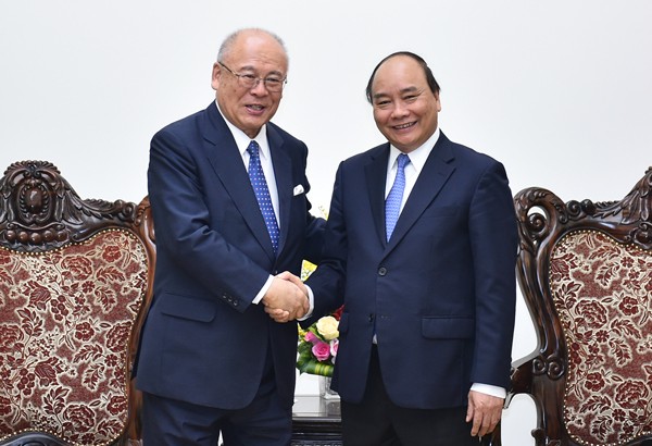 Vietnamese Prime Minister Nguyen Xuan Phuc (R) and a special advisor to the Japan-Vietnam Friendship Parliamentary Alliance Tsutomu Takebe Vietnamese Prime Minister Nguyen Xuan Phuc (R) and a special advisor to the Japan-Vietnam Friendship Parliamentary Alliance Tsutomu Takebe