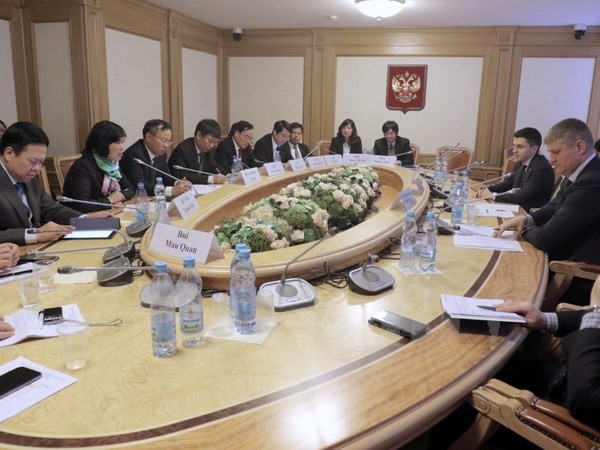 Vietnamese, Russian officials work together (Photo: VNA) Vietnamese, Russian officials work together (Photo: VNA)