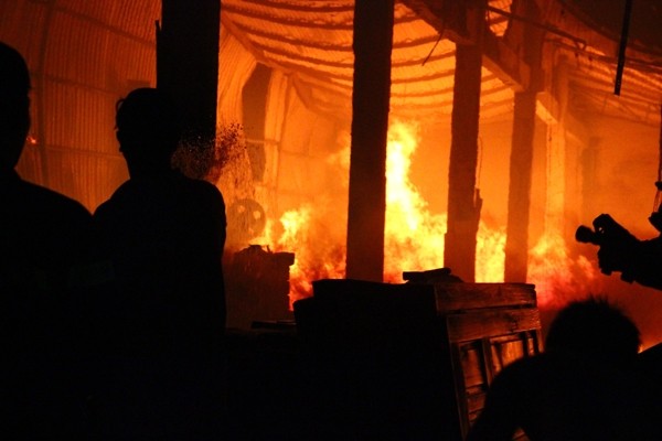 The flame burnt several hundred tons of wood