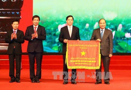 Personnel work plays a key role in business success, Prime Minister Nguyen Xuan Phuc told enterprise leaders yesterday at the 10th anniversary of Central Businesses Bloc’s Party Committee in Hanoi. (Photo: VNA/VNS) Personnel work plays a key role in business success, Prime Minister Nguyen Xuan Phuc told enterprise leaders yesterday at the 10th anniversary of Central Businesses Bloc’s Party Committee in Hanoi. (Photo: VNA/VNS)