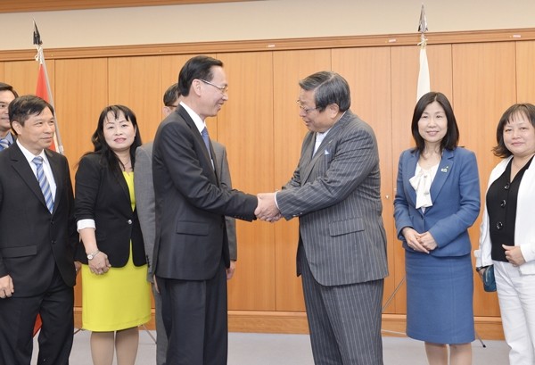 Deputy Standing Chairman of the Ho Chi Minh City People's Committee Le Thanh Liem worked with Governor of Sakai city Osami Takeyama. Deputy Standing Chairman of the Ho Chi Minh City People's Committee Le Thanh Liem worked with Governor of Sakai city Osami Takeyama.