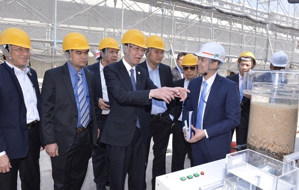 Deputy Standing Chairman of the Ho Chi Minh City People’s Committee Le Thanh Liem with the delegation pays a vist to Nagaoka International Corporation.