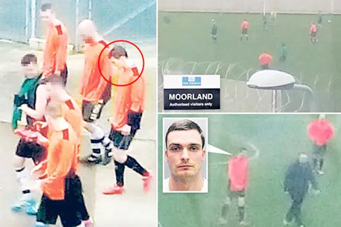 Adam Johnson dẫn dắt đội bóng trong tù ảnh 1