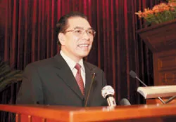 Dành nhiều công sức cho công tác tổ chức về mọi mặt bảo đảm thành công Đại hội X (*)