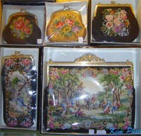 Hand embroidery purses. (Phto: C.H.Yen) Hand embroidery purses. (Phto: C.H.Yen)
