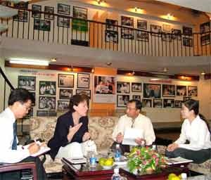 German Seniors Assists Viet Nam Newspaper ảnh 1