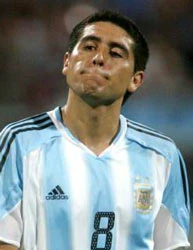 Argentina tranh cãi vai trò của Riquelme ảnh 1 Argentina tranh cãi vai trò của Riquelme ảnh 1