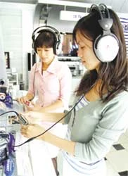 “Bùng nổ” thị trường máy nghe nhạc MP3