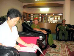 Chùm ảnh: Ngày trở về của 4 trẻ em Trung Quốc ảnh 2