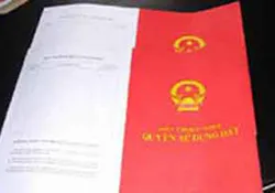 Rắc rối từ “sổ đỏ”