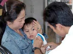 Bao giờ người dân hết lo chuyện vaccine?