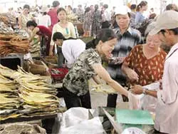 Sức mua ở các chợ tại TPHCM giảm mạnh