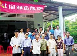 Tặng nhà tình nghĩa cho gia đình Bà mẹ VNAH Nguyễn Thị Sách